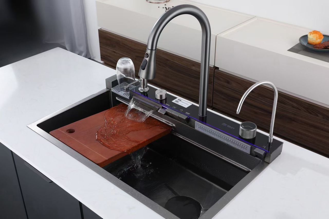 Piano sink